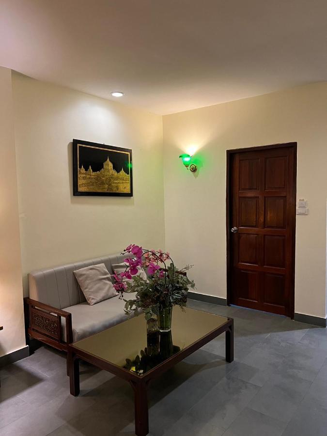 Blue Chang House Bangkok Buitenkant foto